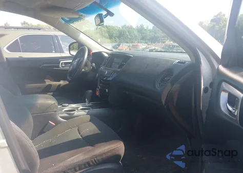 2015 Nissan Pathfinder S z USA, uszkodzony, nr VIN 5N1AR2MM3FC677811